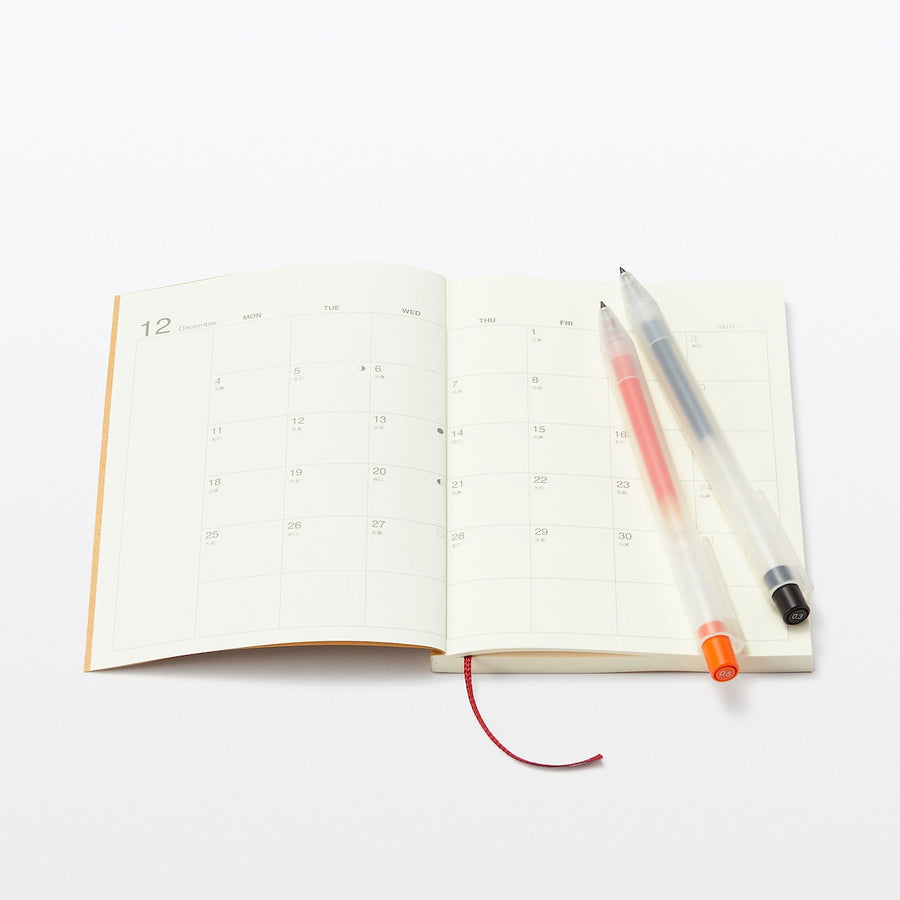 2024 Monthly/Weekly Pocket Planner (Mon to Sun)