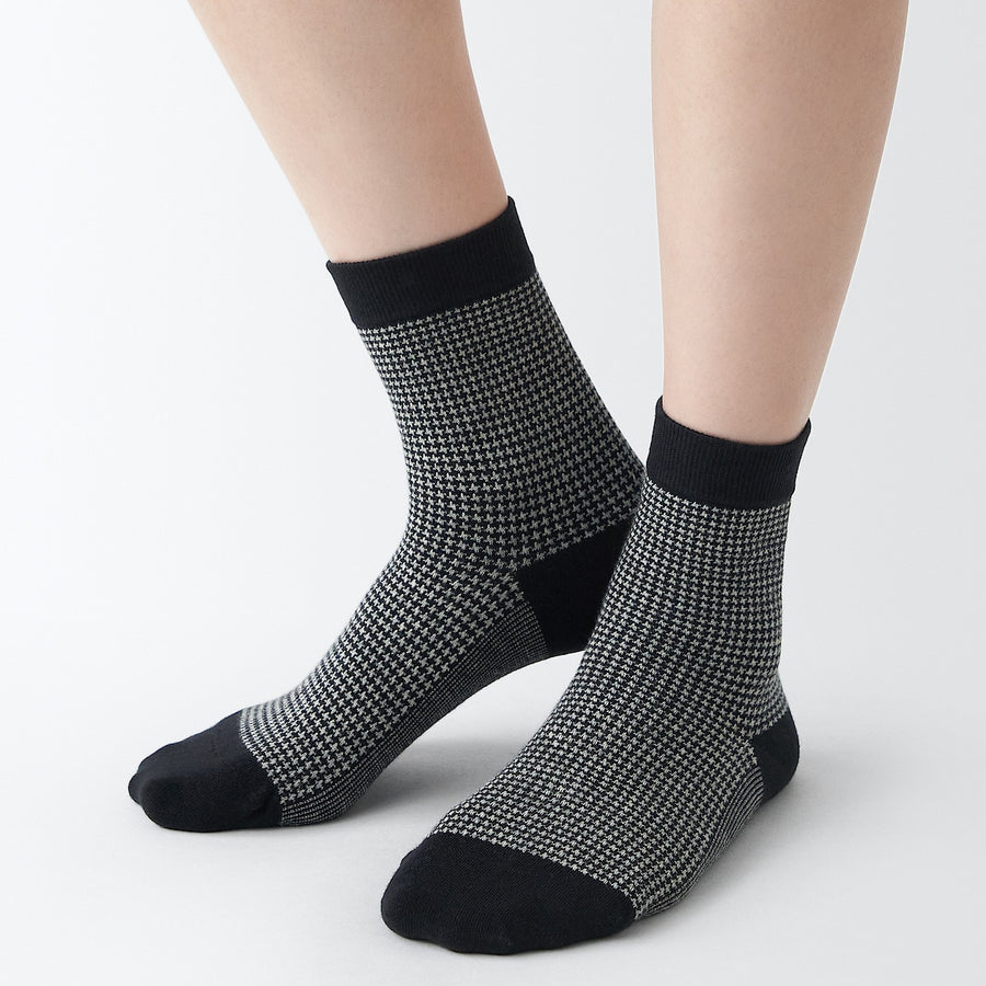 Right angle loose top short socksGray pattern21-23cm