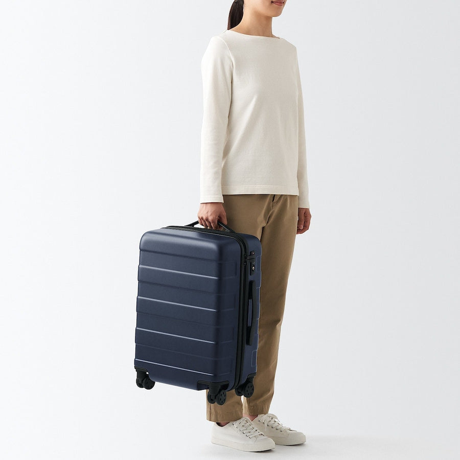 Hard Shell Suitcase - 36L (54cm)