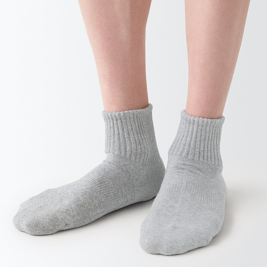 Right Angle Pile Short Socks