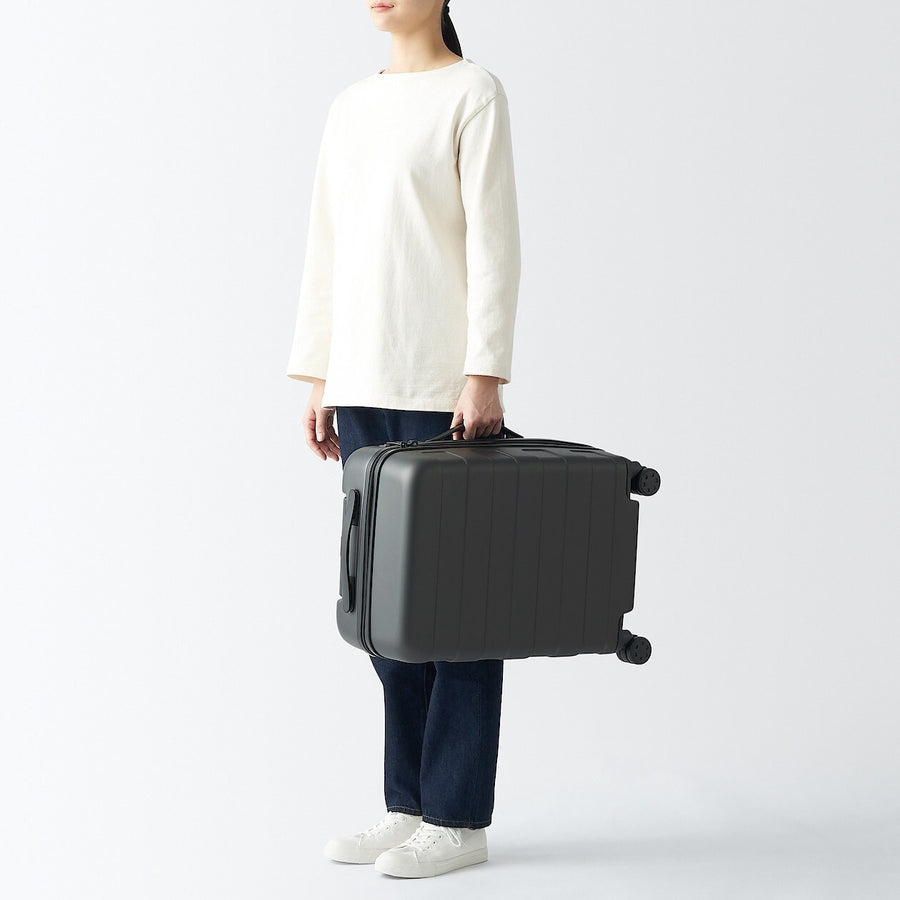 Hard Shell Suitcase - 36L (54cm)