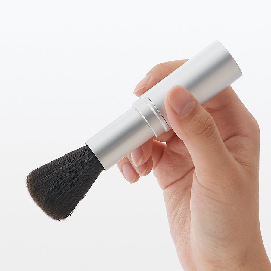 Portable Cheek Brush